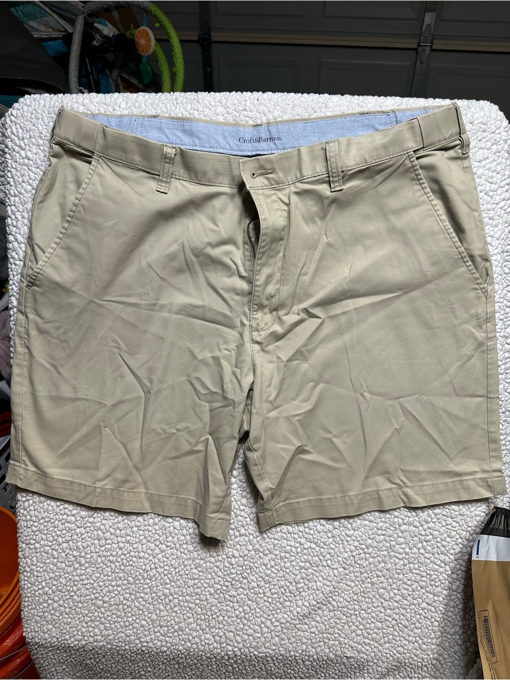 croft & barrow Men's Light Khaki Flat-Front Chino Shorts H27